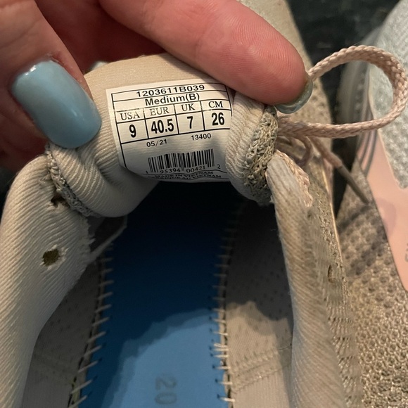 Women's Brooks Revel 5- 1203611B039, used - Picture 8 of 8